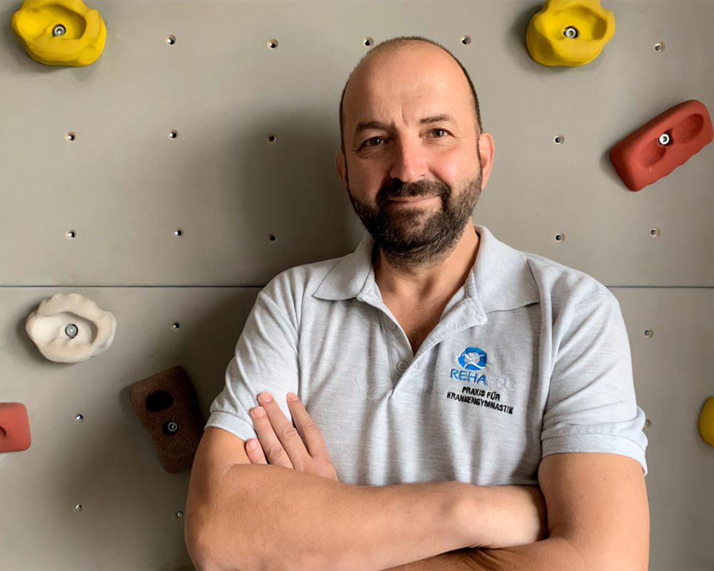Orhan Ramadani, Physiotherapeut und Inhaber der Praxis RehaPro in Neu-Ulm
